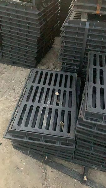 Gietijzeren afvoerrooster