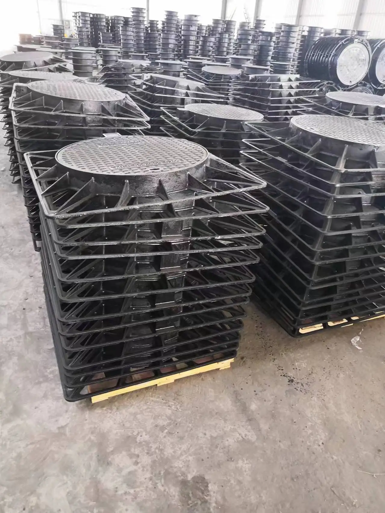 SMC Composite Manhole Covers.jpg SMC Composite Manhole Covers.jpg