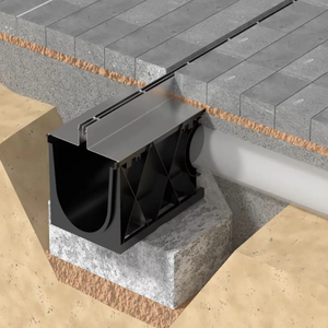 Fosso di drenaggio lineare in acciaio inossidabile OEM Forte resistenza alla pressione canale centrale con tre cuciture in resina per il nuoto povero