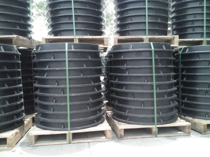 600 mm plastic mangatafdekking. Jpg 600 mm plastic mangatafdekking. Jpg