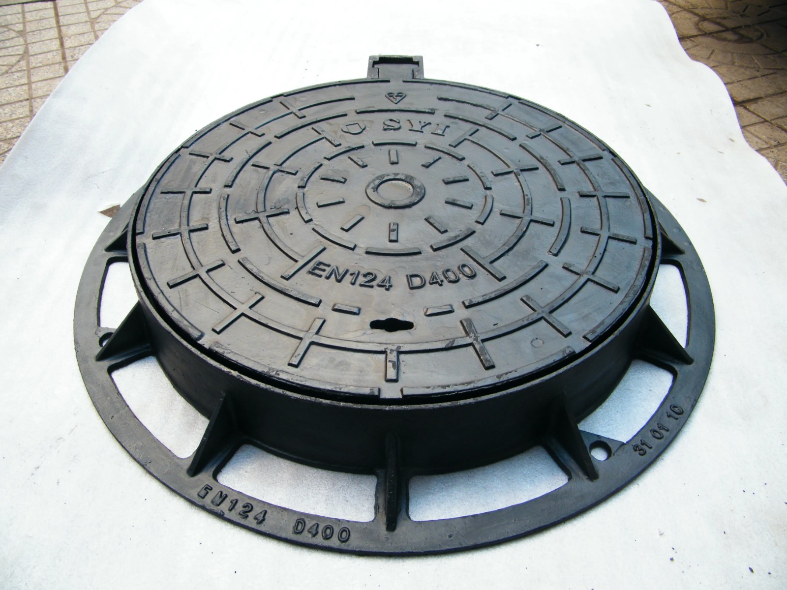 Stad ductiele ijzer stormafvoer mangat deksel. Jpg Stad ductiele ijzer stormafvoer mangat deksel. Jpg